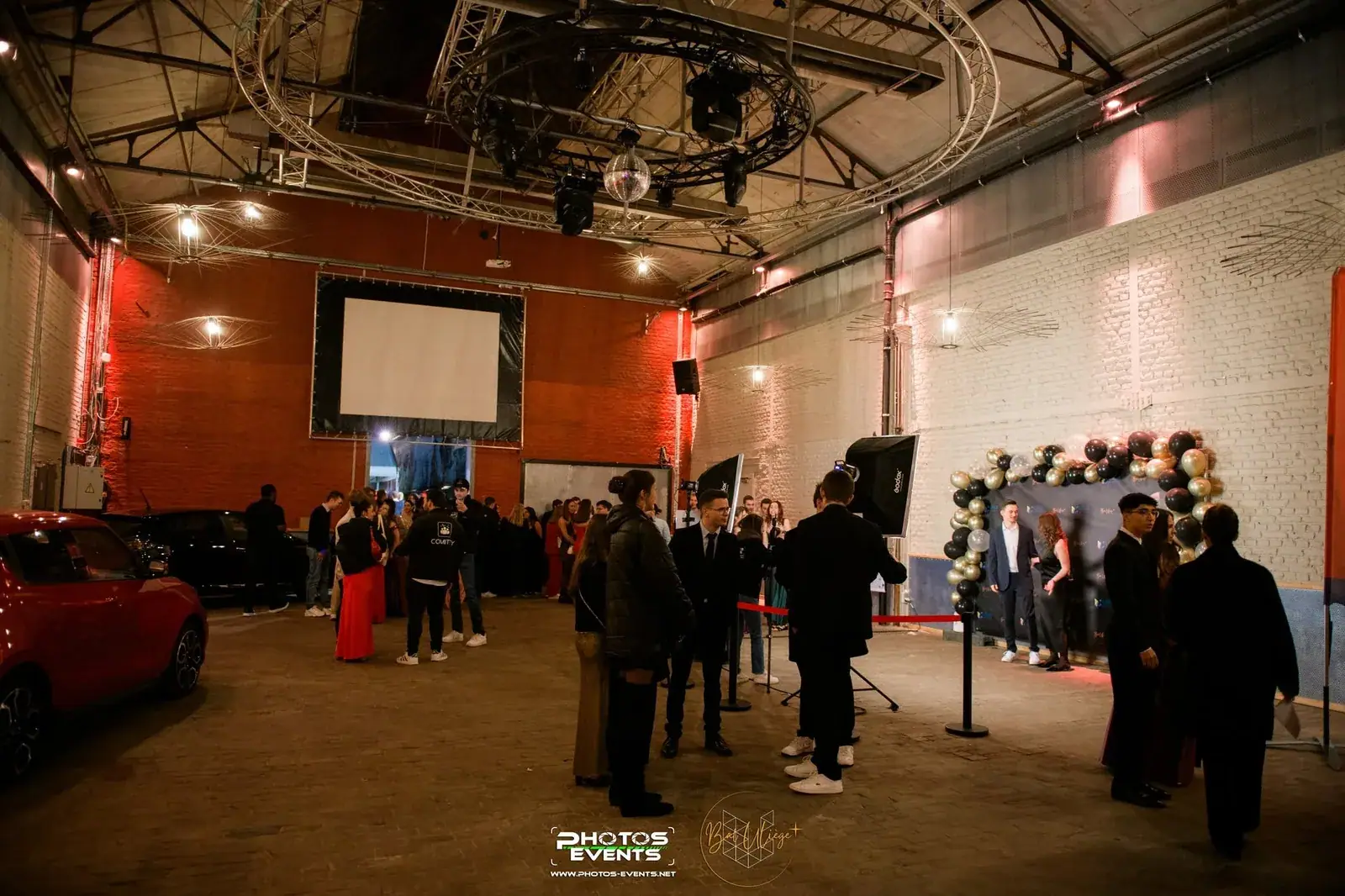 Le hall d’entrée de La Fabrik et son photocall